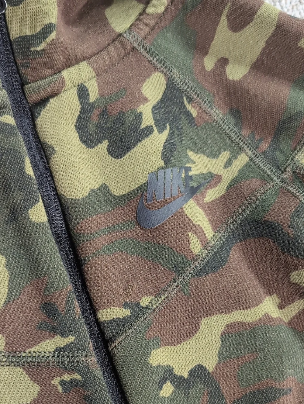 Nike Tech Fleece Camo Hoodie & Joggers Set Hoodie XS Joggers Small